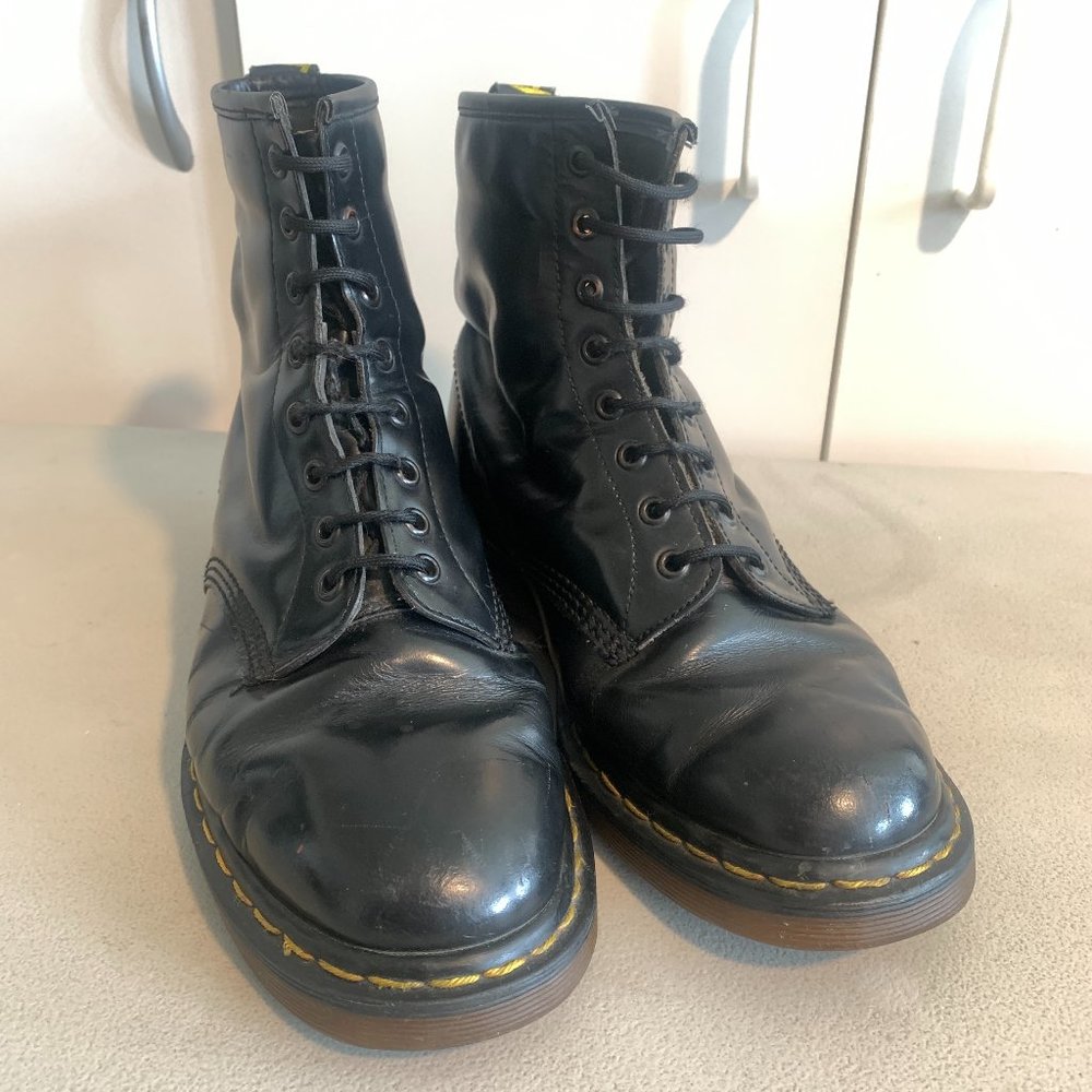 DR MARTENS 8 HOLE BOOTS MADE IN ENGLAND MENS US 10